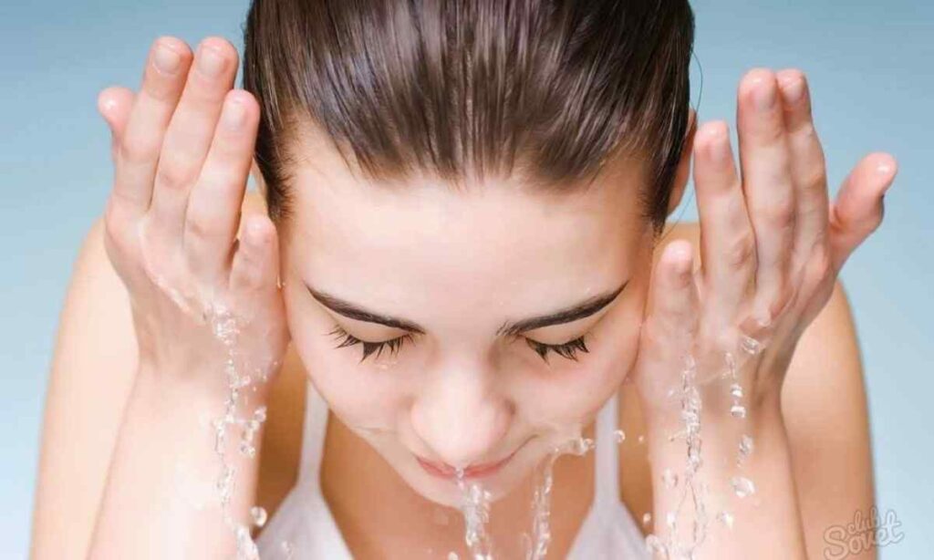 Simple Steps for Daily Facial Cleansing Maintenance